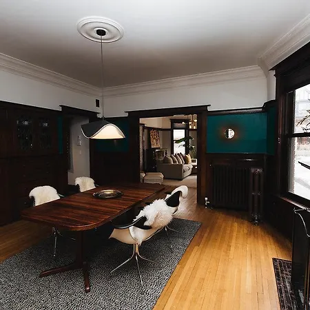 Grand Home On Palmerston Blvd.